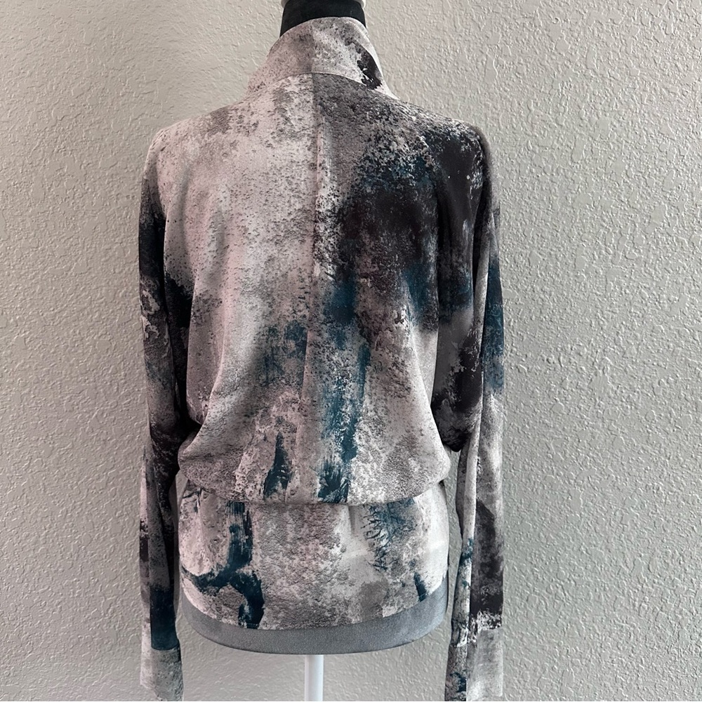 Donna Karan New York Abstract Print Surplice Blouse Lined Size L - Picture 4 of 9